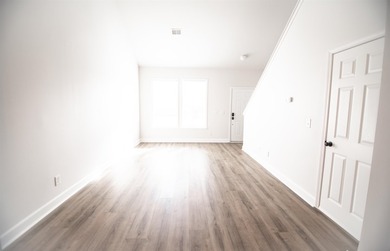 Welcome to this beautifully updated townhome in the desirable - photo 6