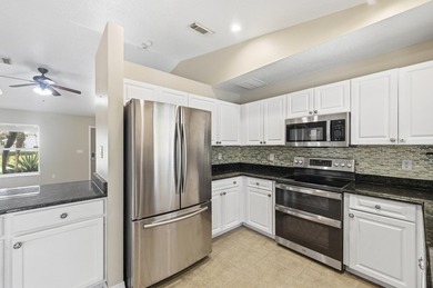 Welcome to this beautifully maintained 3-bedroom, 3-bathroom - photo 9