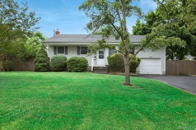 Welcome to 10 Brian Drive, East Islip-a beautifully maintained - photo 2