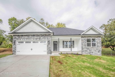 Melton Hill Lake Home For Sale in Clinton Tennessee