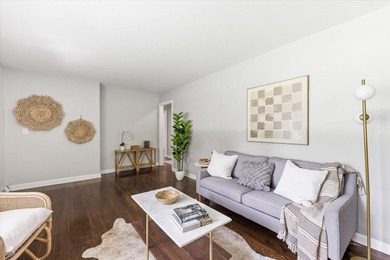 Welcome home to this charming Charleston home featuring - photo 3