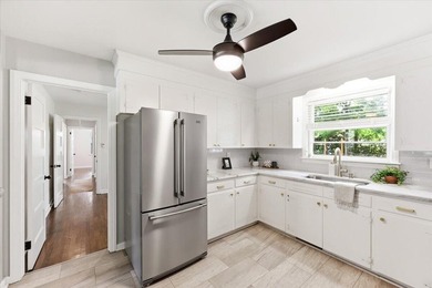 Welcome home to this charming Charleston home featuring - photo 6