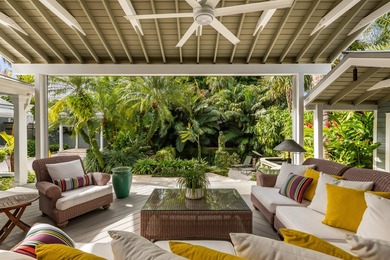 More than a residence and rarer than legend, 910-914 Watson - photo 7