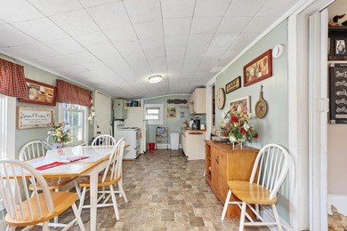 Charming home in the heart of Grand Rivers! Location is - photo 8
