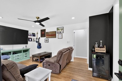 Welcome to the 3 bedroom 2 bath single family home, a charming - photo 3