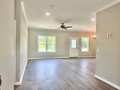 Perfect starter home in Baymeadows! If you've been waiting for - photo 4