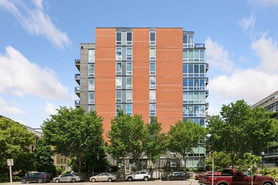 Absolutely stunning west-facing corner unit with expansive - photo 31