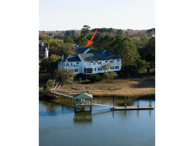 Three miles from downtown Charleston one finds Wappoo Landing - photo 3
