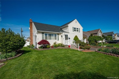 Welcome to this well-maintained and spacious 4-bedroom - photo 1