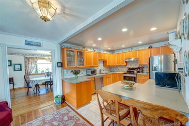 Welcome to this well-maintained and spacious 4-bedroom - photo 6