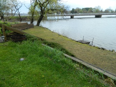 150 ft. of water frontage .Lot has in ground sprinklers and - photo 10