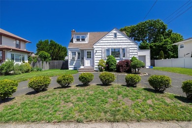 Welcome to this spacious 3-bedroom expanded Cape situated on an - photo 2