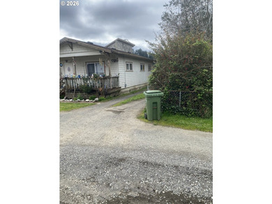 Motivated seller, willing to work with buyers and help with - photo 3