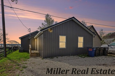 *Lake life done right* Gun Lake home tucked at the end of a - photo 2