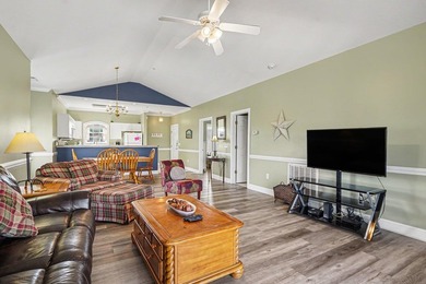 Beautifully furnished top-floor, end-unit 2-bedroom, 2-bath - photo 4