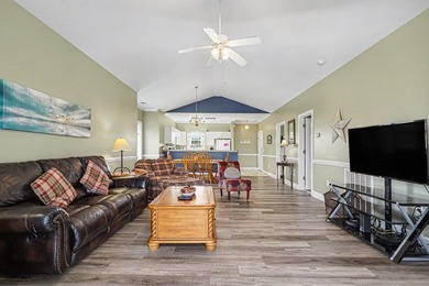 Beautifully furnished top-floor, end-unit 2-bedroom, 2-bath - photo 6
