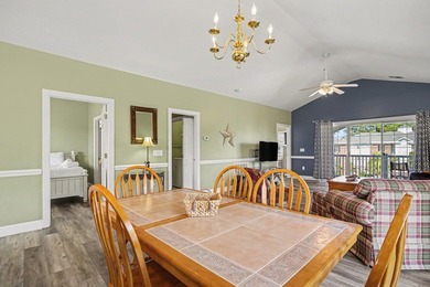 Beautifully furnished top-floor, end-unit 2-bedroom, 2-bath - photo 7