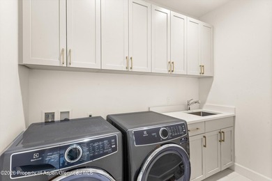 This sophisticated townhome in The Fairway's neighborhood of - photo 32