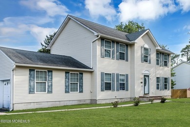 AMAZING VALUE!!! BEAUTIFUL COLONIAL SITUATED ON A LARGE CORNER - photo 3