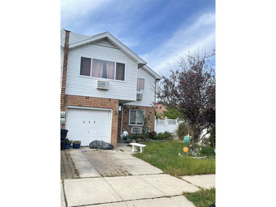 East River - Bronx County  Townhome/Townhouse Sale Pending in Bronx New York