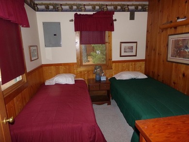 Delightful, charming and inviting 2-bedroom knotty pine seasonal - photo 6
