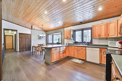 You will not want to miss this stunning three bedroom, three - photo 3