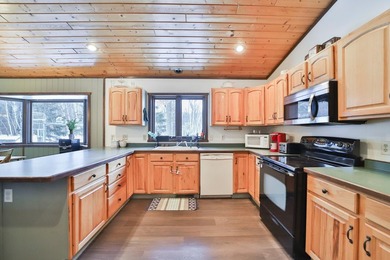 You will not want to miss this stunning three bedroom, three - photo 4