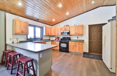 You will not want to miss this stunning three bedroom, three - photo 6