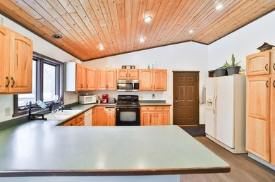 You will not want to miss this stunning three bedroom, three - photo 7