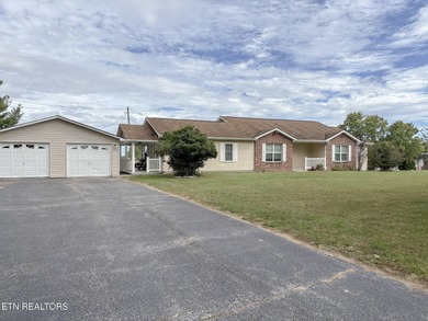 Frank Lake Home Sale Pending in Crossville Tennessee