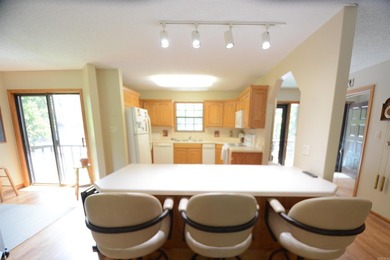 Lakefront condo on tumbling creek is ideal for Full-time living - photo 4