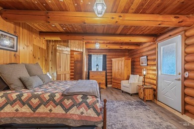 Three separate lodging opportunities, established short-term - photo 13