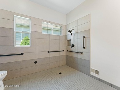 Welcome to the highly sought-after Four Seasons community in - photo 22