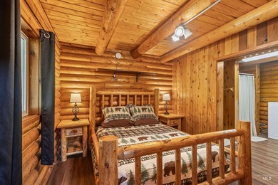 Three separate lodging opportunities, established short-term - photo 39