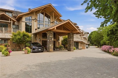 One-of-a-kind pied-a terre overlooking Narragansett Bay and the - photo 2