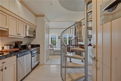 One-of-a-kind pied-a terre overlooking Narragansett Bay and the - photo 5
