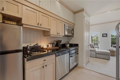 One-of-a-kind pied-a terre overlooking Narragansett Bay and the - photo 6