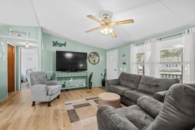 FULLY FURNISHED, MINUTES FROM THE BEACH, UGRADED MASTER BATH - photo 10