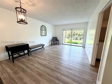 Welcome to this beautifully updated 1-bedroom, 1-bath condo - photo 11