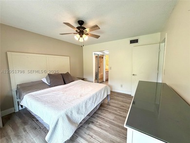 Welcome to this beautifully updated 1-bedroom, 1-bath condo - photo 14