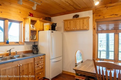 Escape to wide open spaces at 41 Marsh Creek Road in Cora, WY- - photo 15