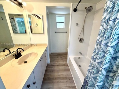 Welcome to this beautifully updated 1-bedroom, 1-bath condo - photo 17