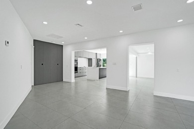 New roof, updated electrical and plumbing, a gourmet kitchen - photo 17