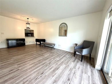 Welcome to this beautifully updated 1-bedroom, 1-bath condo - photo 19