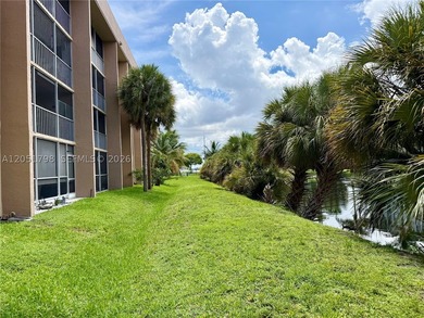 Welcome to this beautifully updated 1-bedroom, 1-bath condo - photo 24