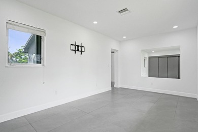 New roof, updated electrical and plumbing, a gourmet kitchen - photo 30