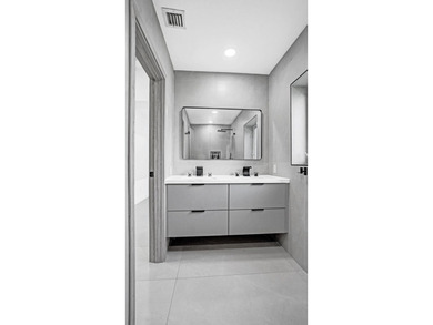 New roof, updated electrical and plumbing, a gourmet kitchen - photo 35
