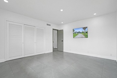 New roof, updated electrical and plumbing, a gourmet kitchen - photo 49