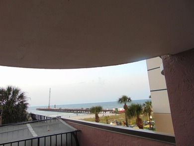 Exceptional investment opportunity! This first-floor oceanfront - photo 4