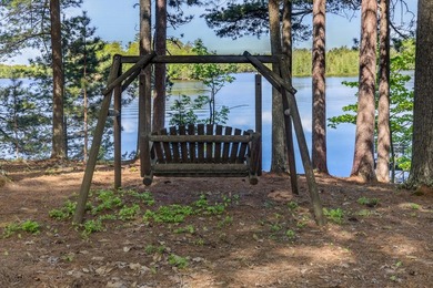Spacious 5 bedroom, 4 bath Northwoods retreat on Stone Lake - photo 4